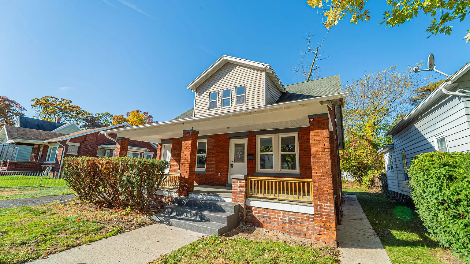 205 Dewey St photo 1