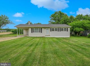 6073 Valley Rd, Berkeley Springs, WV 25411