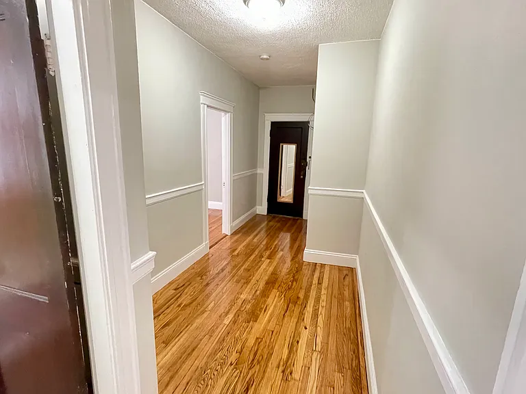 39 Glenville Ave #8 — Photo 5