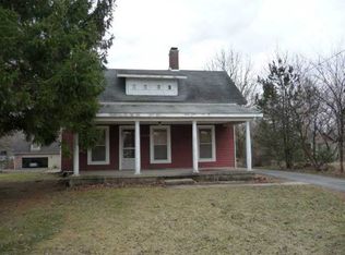 8141 Summerfield Rd, Lambertville, MI 48144