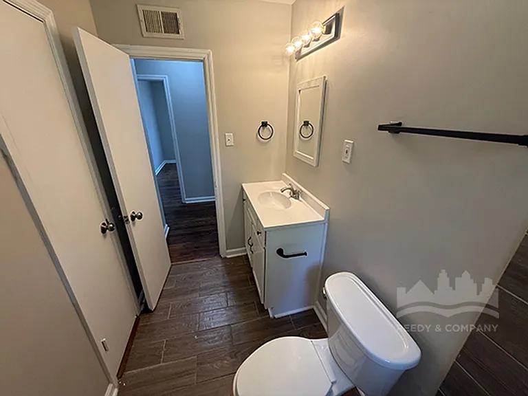 2076 Willow Wood Ave — Photo 9