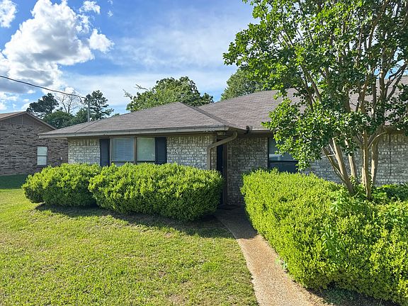 2nd image of 3244 Stoneridge Dr