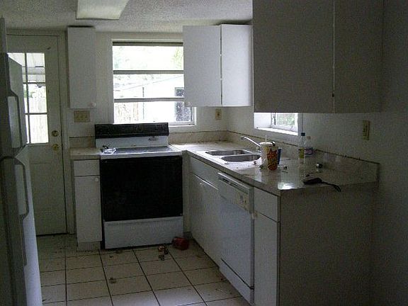 4th image of 1616 E Nome St