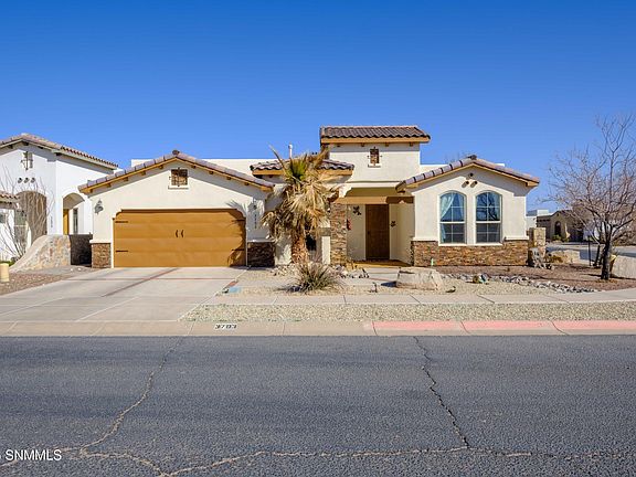 3rd image of 3703 Santa Cecilia Ave