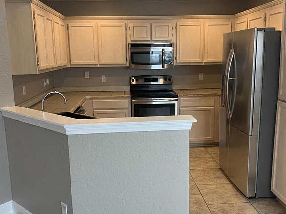 5th image of 11112 Oakcrest Dr