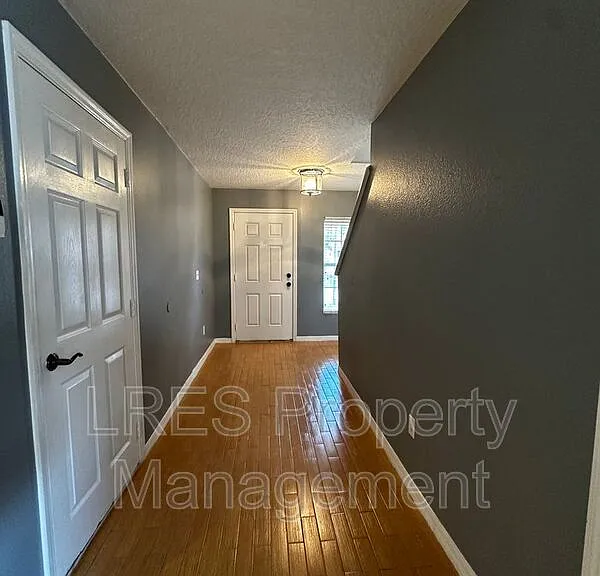 2825 Cliffe Ct — Photo 34
