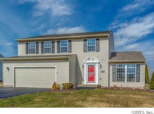 4689 Manor Hill Dr, Syracuse, NY 13215