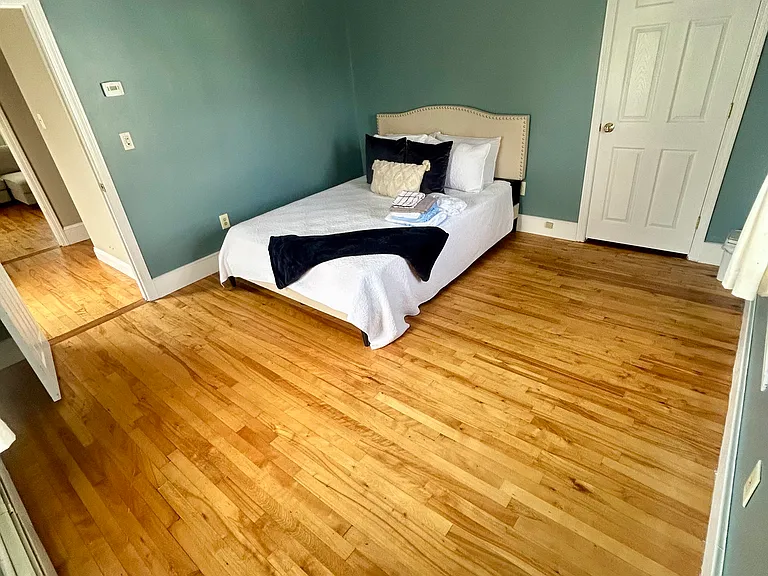 11 Haseltine St #B — Photo 11