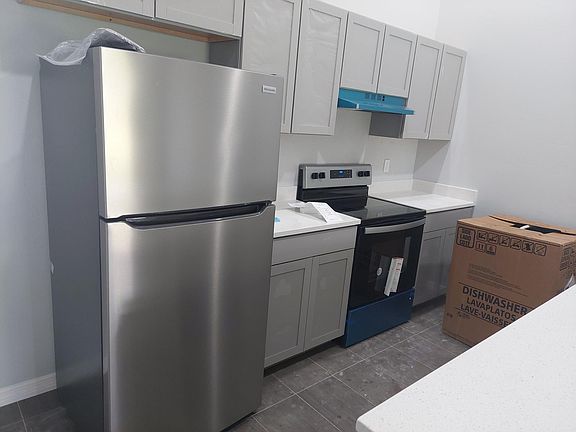 3rd image of 4409/4411 24th St SW