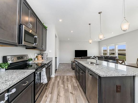 5th image of 1585 Cherry Blossom Dr