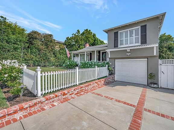 4th image of 786 Elm Ave