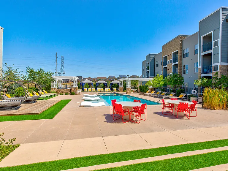 Shadow Ridge At Southlands — Photo 17