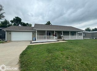 204 E Grant St, Centerville, IA 52544