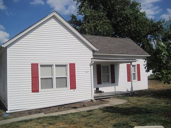2nd image of 407 Ash St