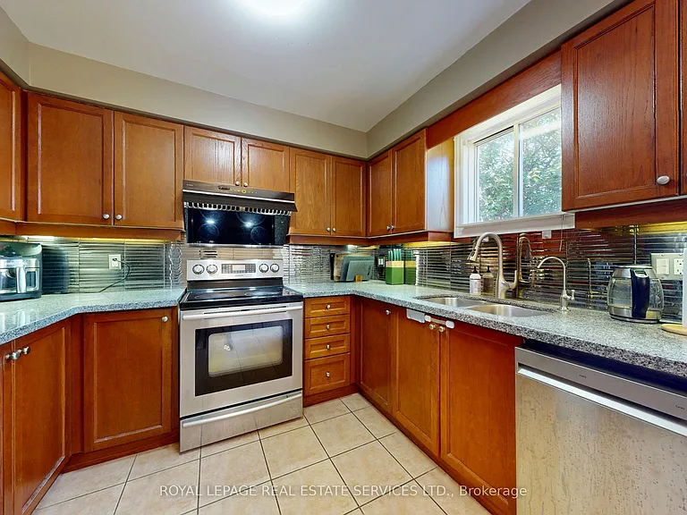 65 Morwick Dr — Photo 10