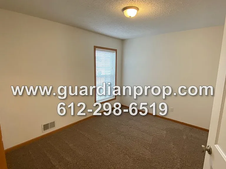 15435 Foster Dr N — Photo 13