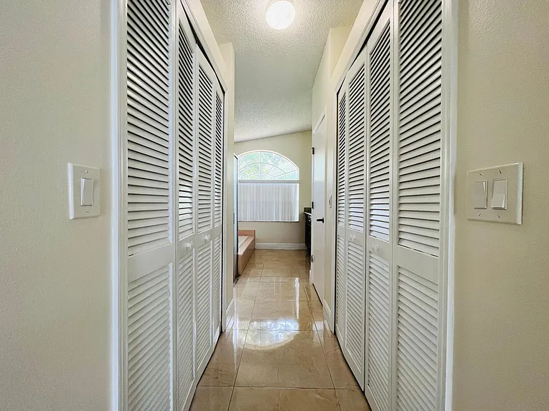 3909 Yellow Finch Ln — Photo 13