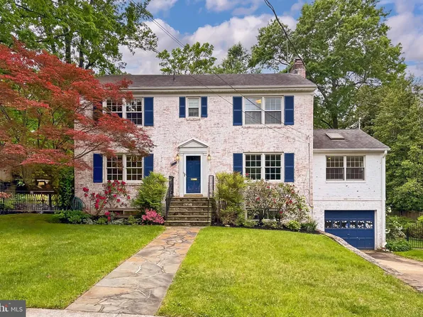 4018 N Chesterbrook Rd, Arlington, VA 22207