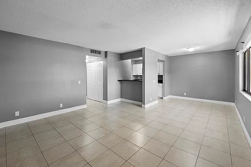 818 Meadows Cir Photo 1