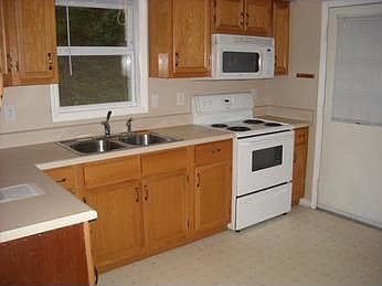 5th image of 321 Holston Drive Ln
