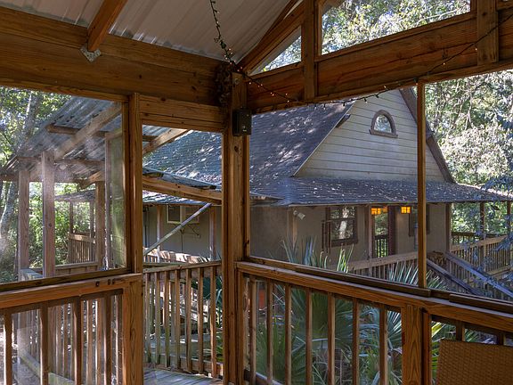5th image of 1004 La Petite Ln