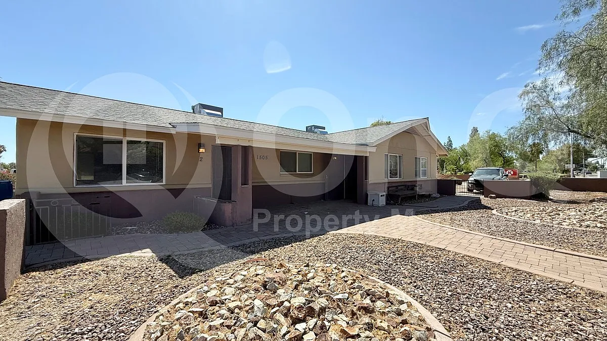 2 bed, 1.0 bath, 800 sqft, $1,400 — Photo 1