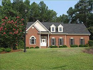 2nd image of 301 Edgewood Ct