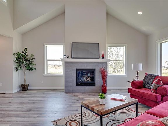2nd image of 4105 Moonstone Dr