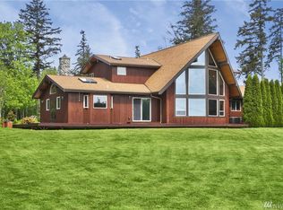 1948 Journeys End Ln, Camano Island, WA 98282