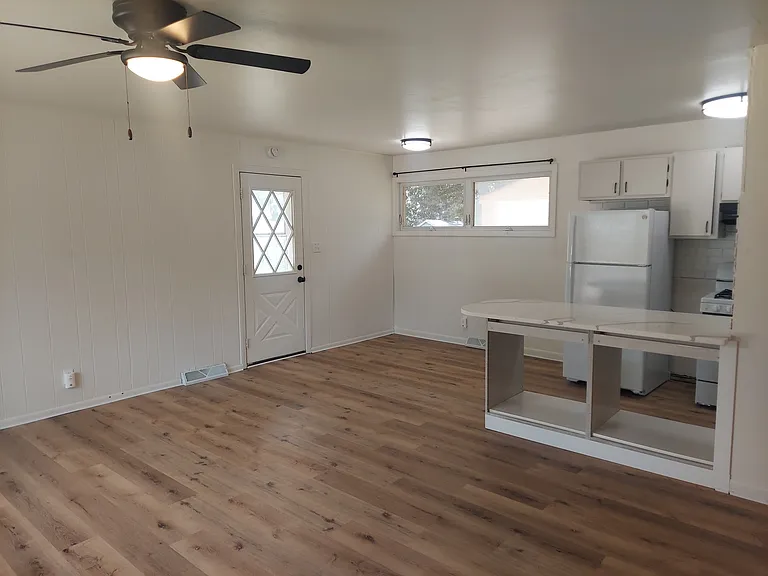 311 Stewart Dr — Photo 2