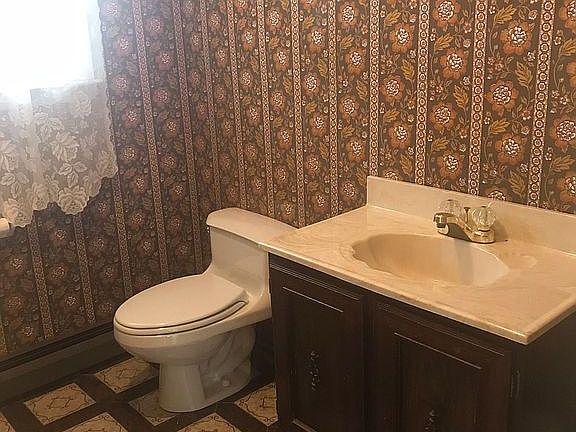 Powder room