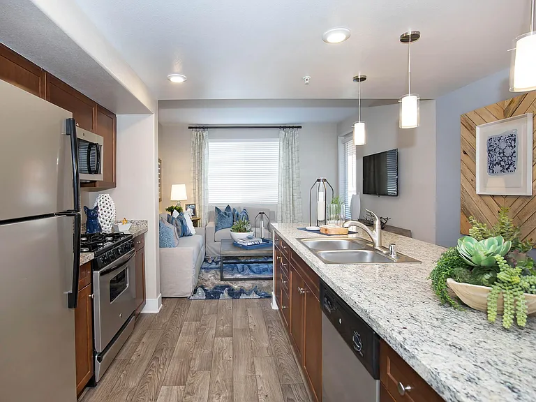 Sendero Gateway Apartment Homes — Photo 47