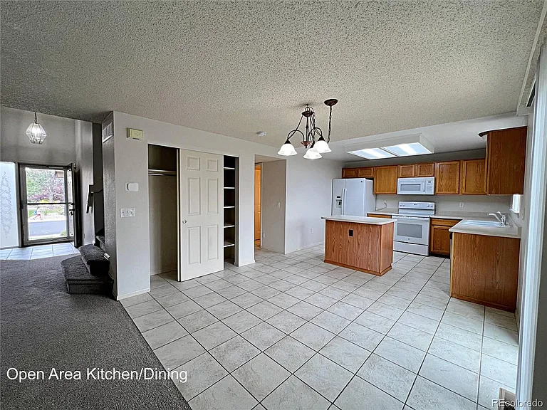 5377 S Ukraine Way — Photo 7