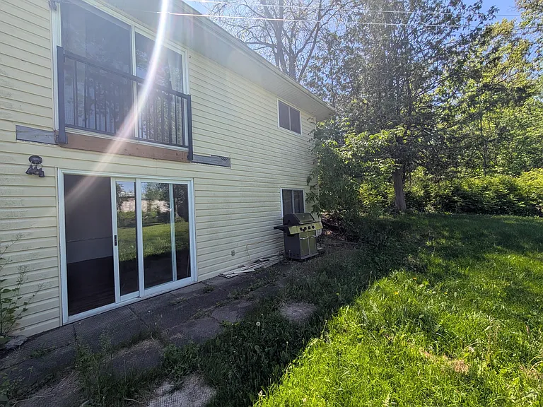 89 Factory St — Photo 20