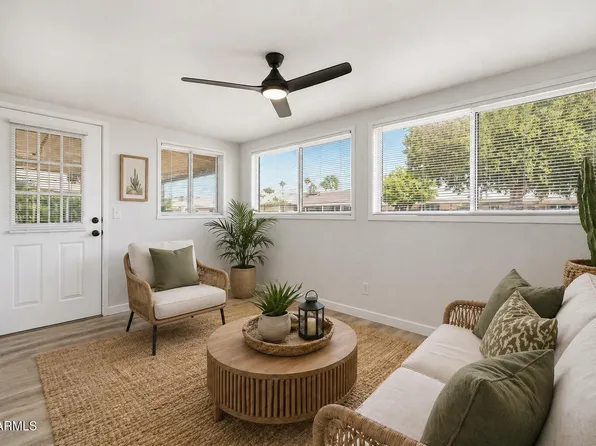 10528 W SARATOGA Circle, Sun City, AZ 85351