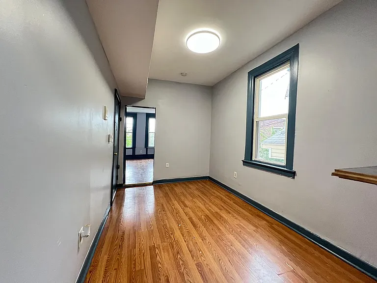 44 4th St #3L — Photo 5