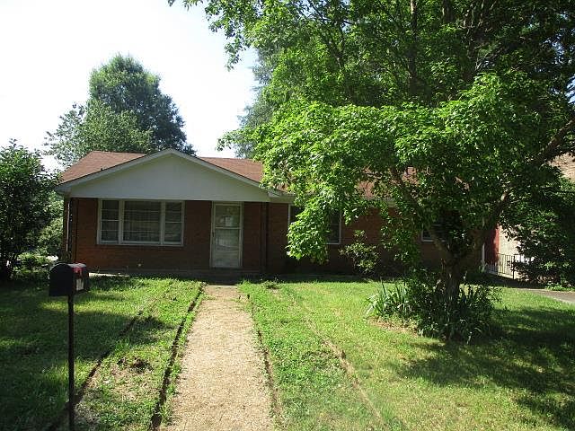 1st image of 212 Willoughby Pl
