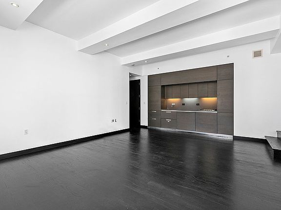 3rd image of 20 Pine St APT 2504