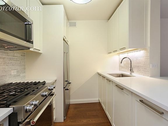 3rd image of 200 E 94th St APT 422