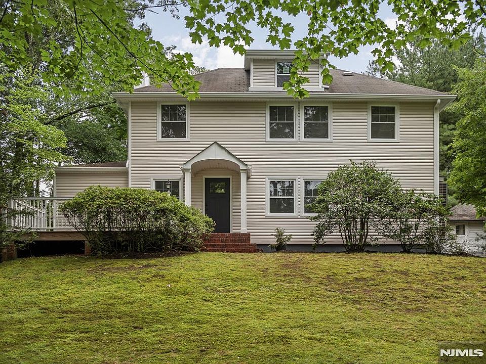 1st image of 72 Fremont Avenue