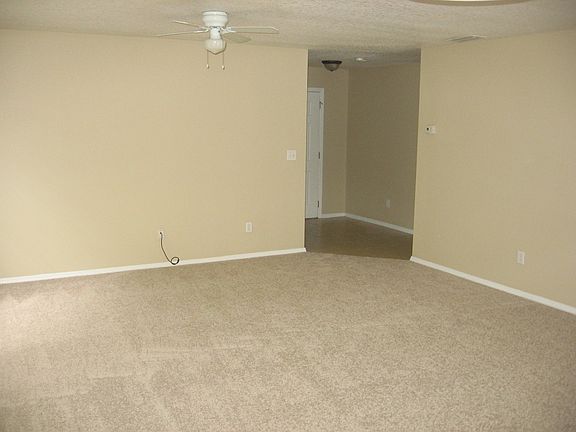 4th image of 30813 Sonnet Glen Dr
