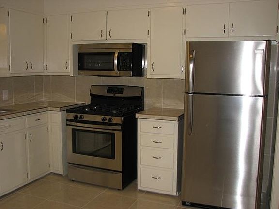 4th image of 513 W Plains Ave