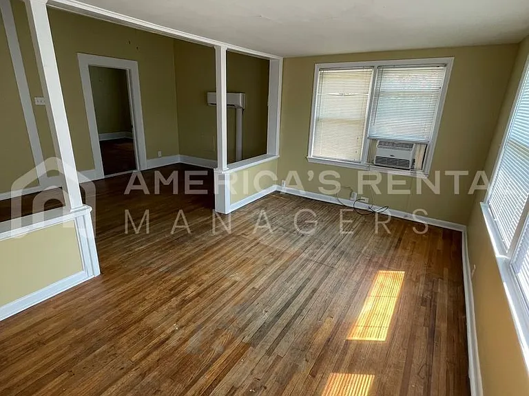 1701 Berkley Avenue — Photo 4