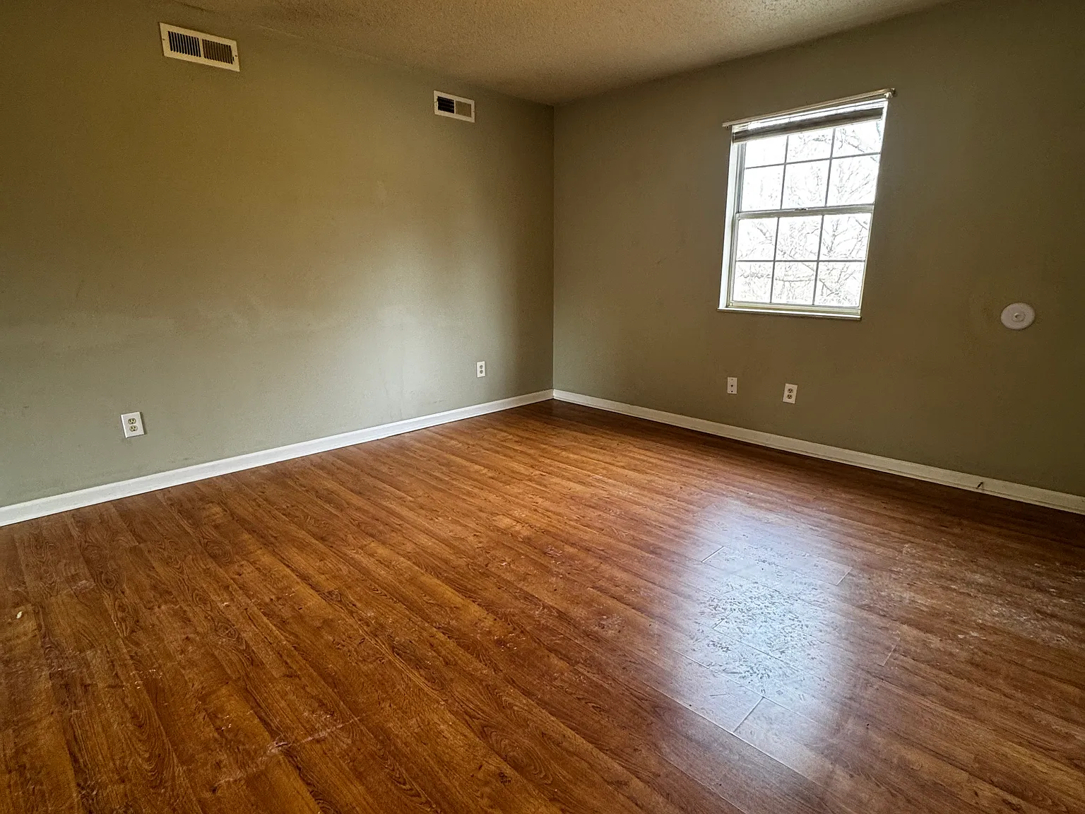 2 bed, $795 — Photo 1