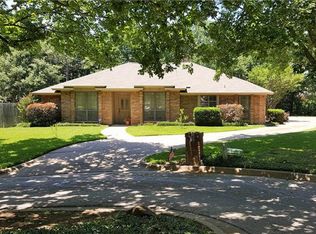 3014 Oak Forest Dr, Grapevine, TX 76051