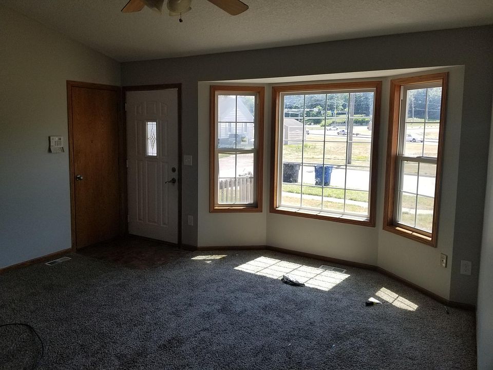 2nd image of 8 E Edison Ave