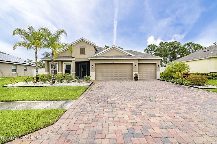 1st image of 525 Stonebriar Dr SE