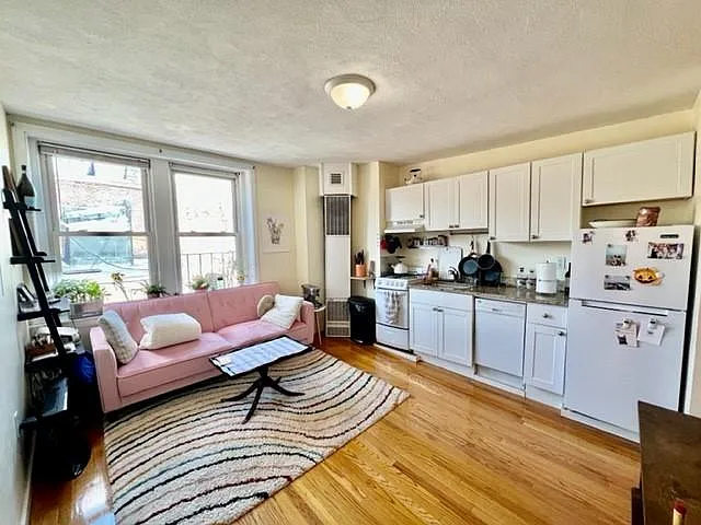 145 Endicott St #7