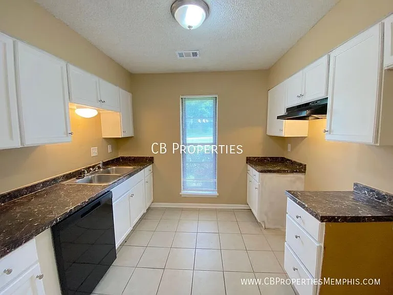 6930 Autumnhill Ln — Photo 2