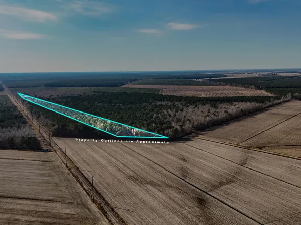 27 Ballahack Road, Hertford, NC 27944